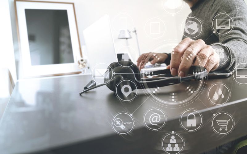 telecoms-providers-communication-min