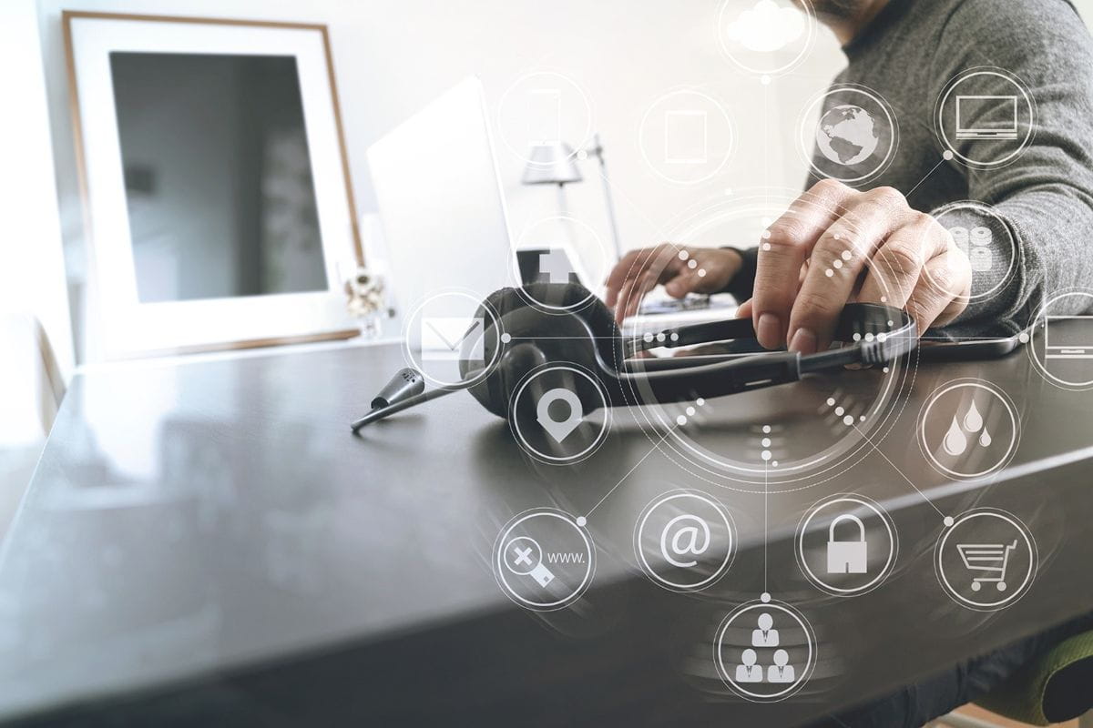 voip-service-providers-voice-over-internet-protocol (1)