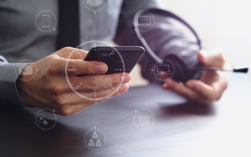 voip-providers-south-africa-smartphone-and-headset (1)
